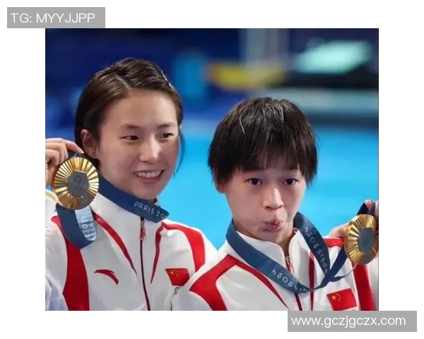 以跳水运动展现人类挑战极限与追求完美的力量与优雅