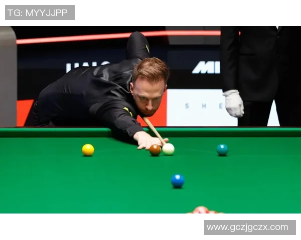 台球技巧与策略的完美融合 探索比赛中的心理博弈与精准控制