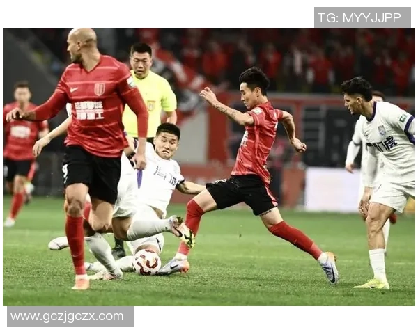 成都蓉城迎战强敌 全力争取联赛关键胜利 助力球队冲击更高排名