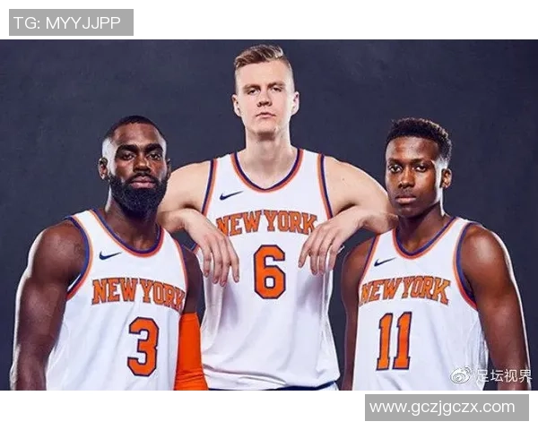纽约尼克斯与劲敌激战展开新篇章 球迷期待未来对决精彩纷呈